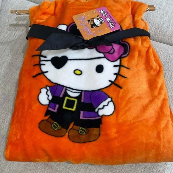 Hello Kitty Halloween Blanket - Orange and Purple - Picture 3 of 8
